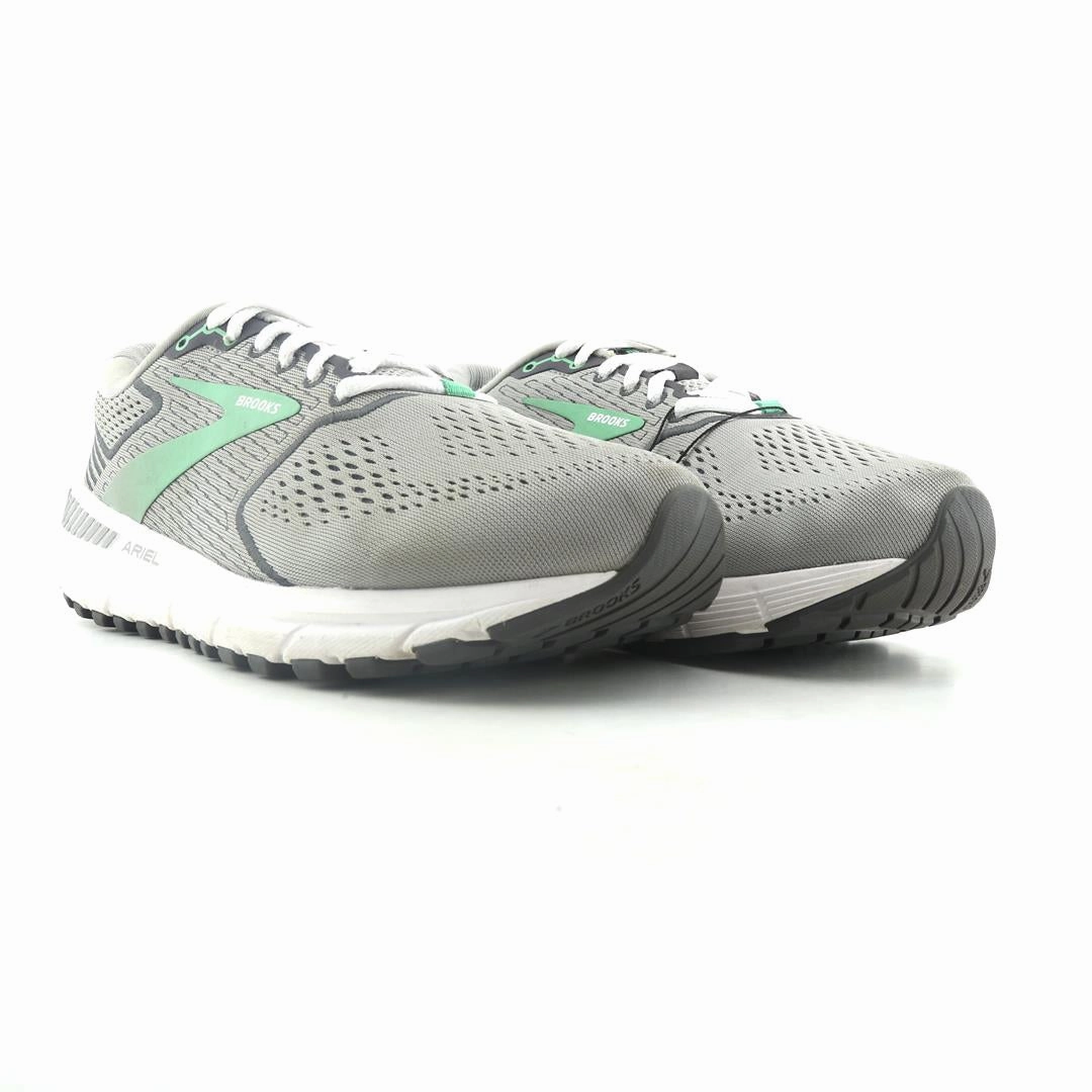 BROOKS ARIEL '20 athletic Brooks shoe snapshots