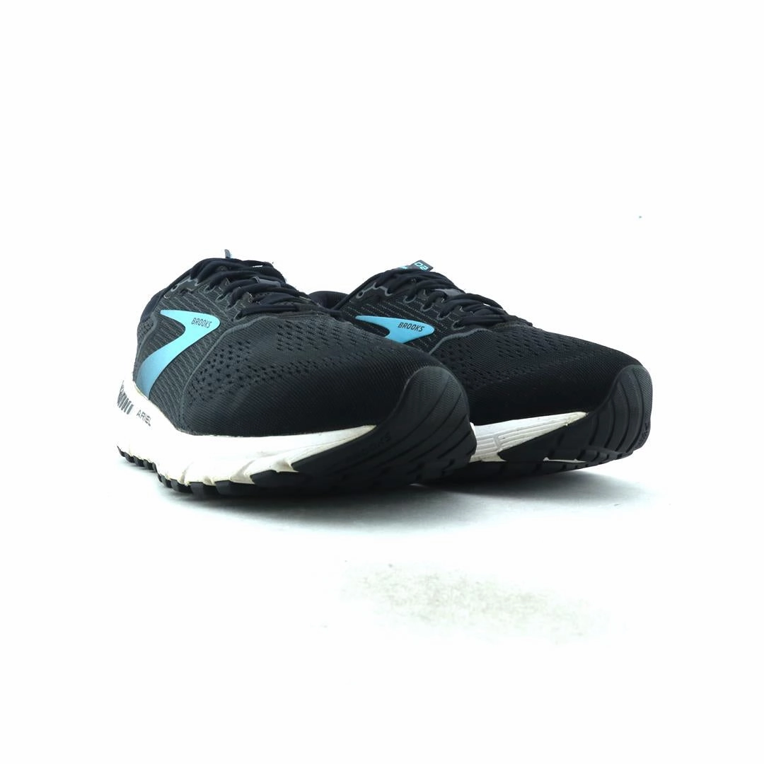 BROOKS ARIEL '20 Brooks trainer design images