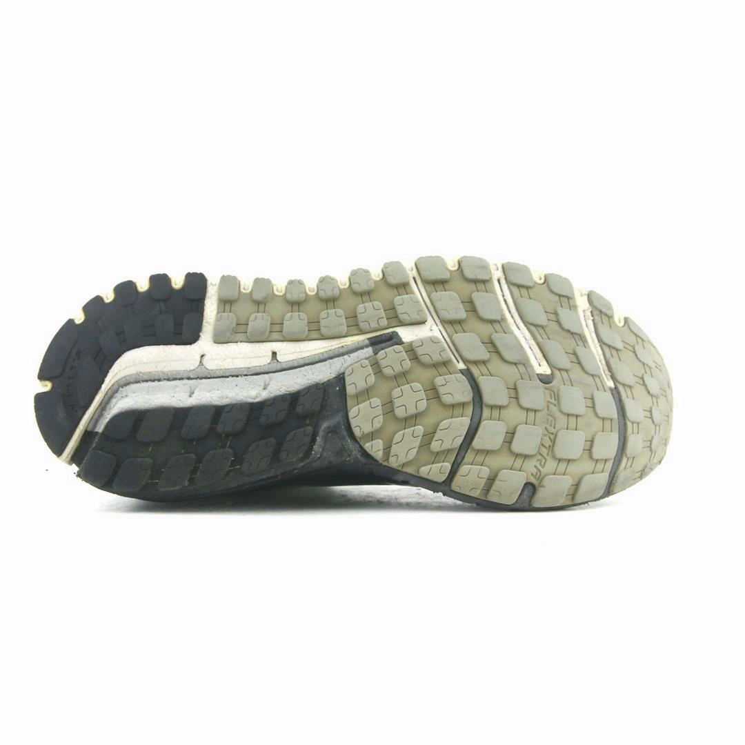 BROOKS BEAST 16 Brooks trainer design images