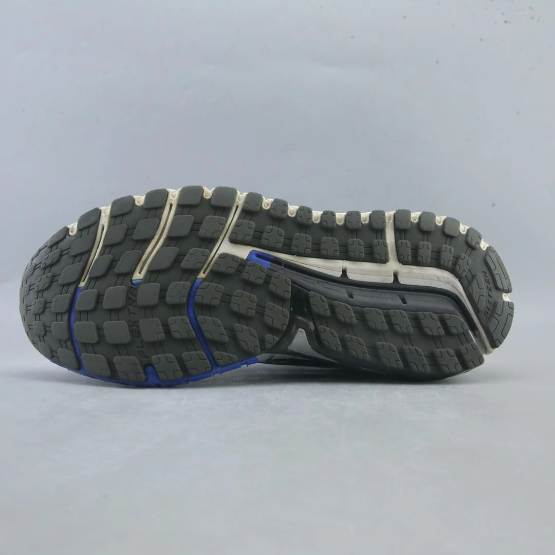 BROOKS BEAST 16 lightweight running shoe photos