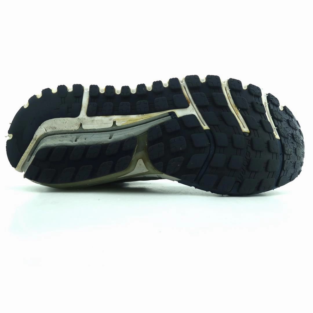 BROOKS BEAST 18 athletic Brooks shoe snapshots