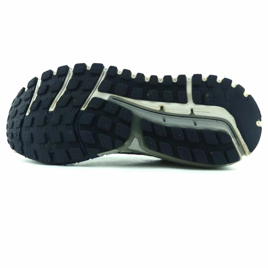 BROOKS BEAST 18 athletic Brooks shoe snapshots