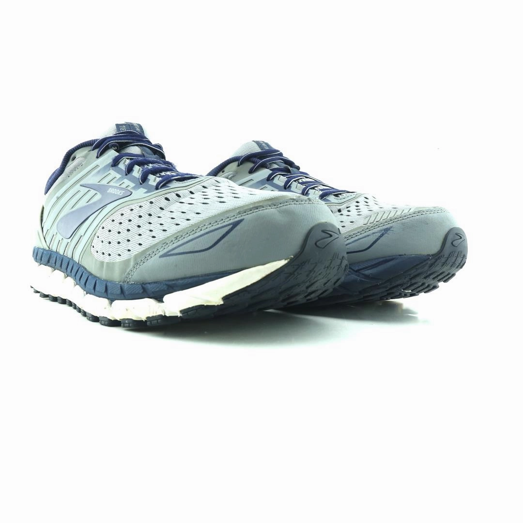 BROOKS BEAST 18 athletic Brooks shoe snapshots