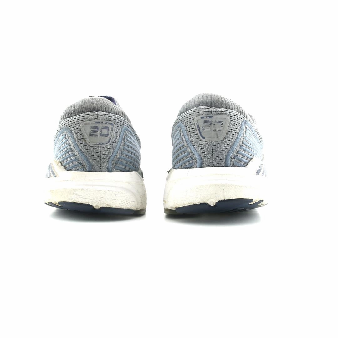 BROOKS BEAST 20 Brooks running shoe close-ups