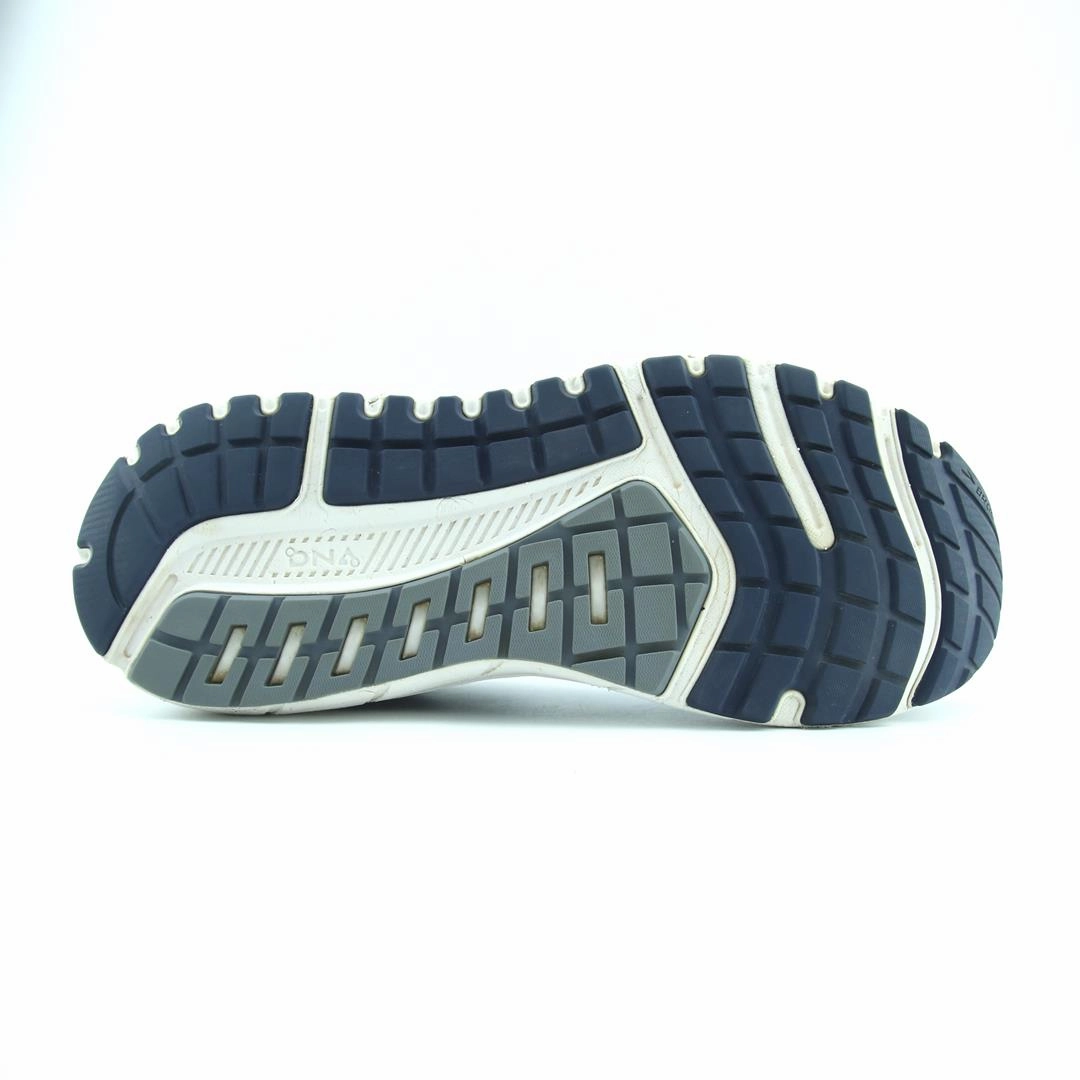 BROOKS BEAST 20 Brooks trainer design images