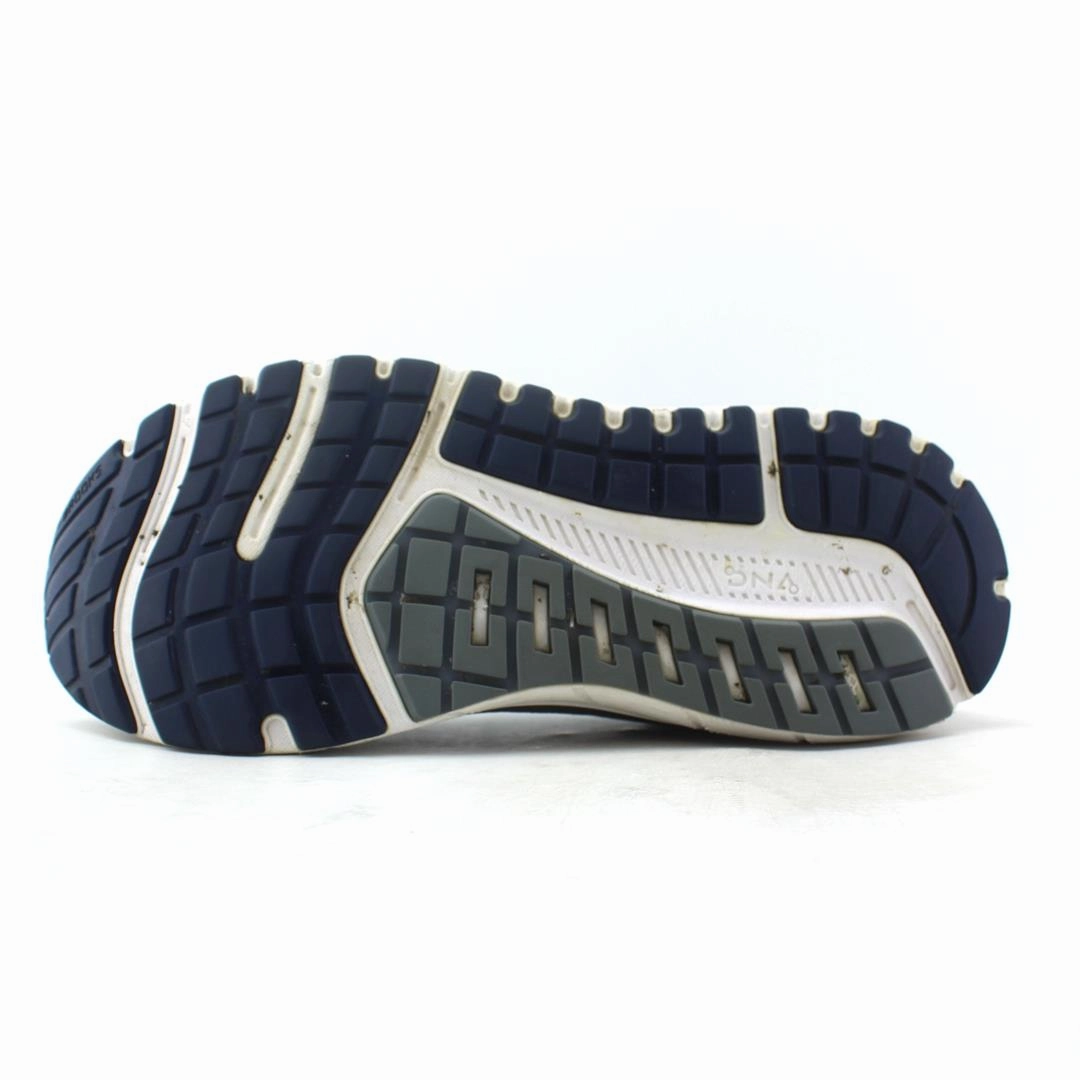 BROOKS BEAST '20 Brooks running footwear shots