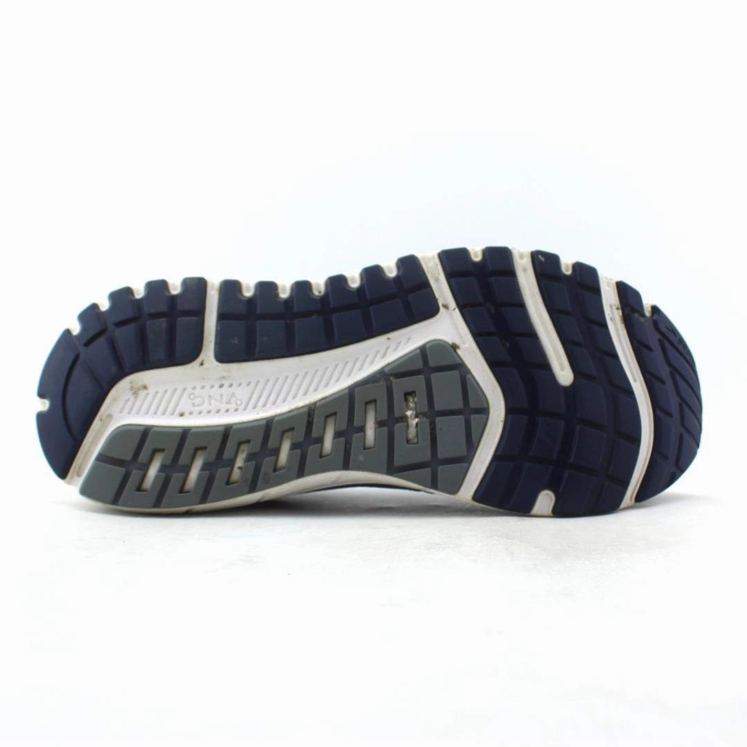BROOKS BEAST '20 Brooks running footwear shots