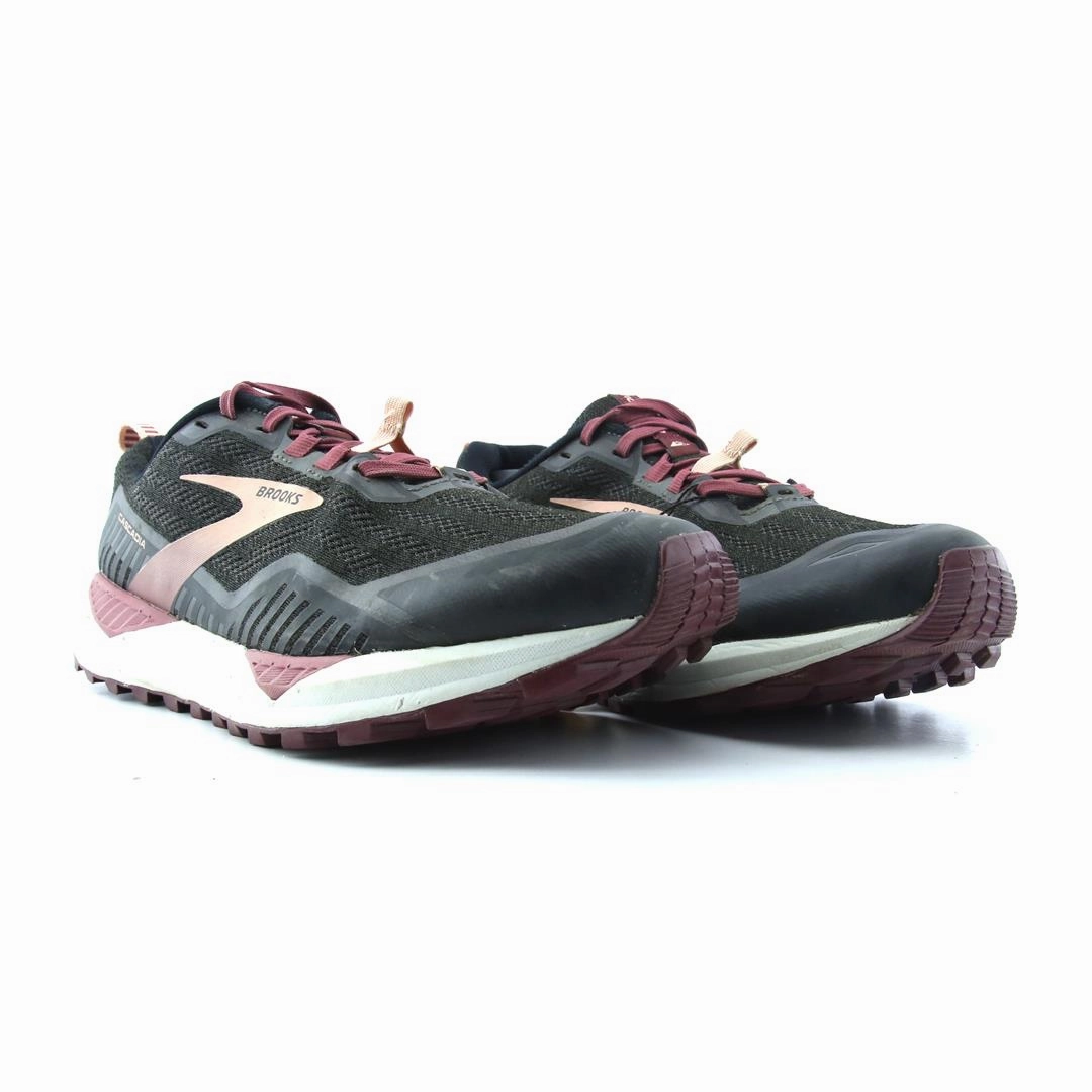 BROOKS CASCADIA 15 athletic Brooks shoe snapshots