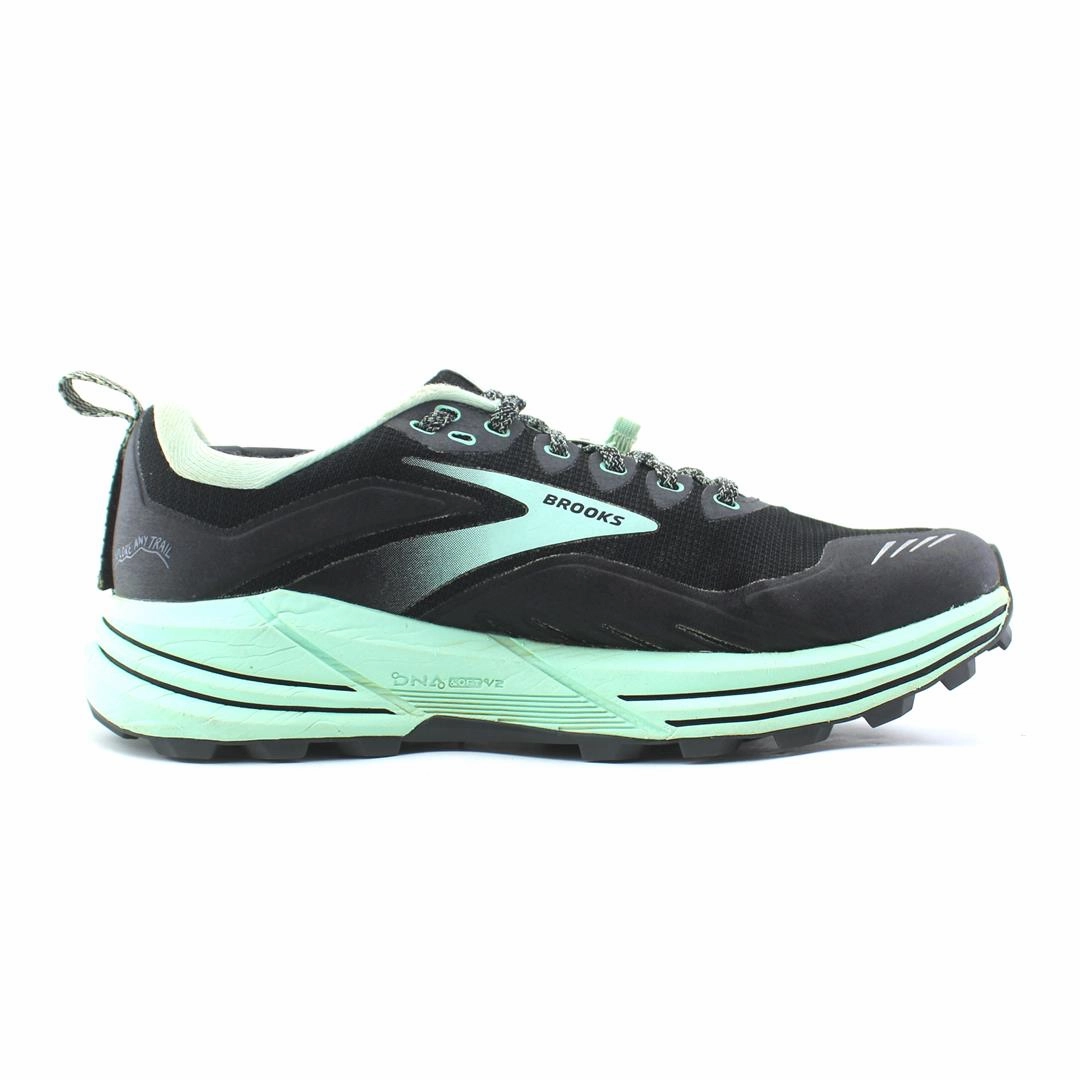 BROOKS CASCADIA 16 Brooks running footwear shots