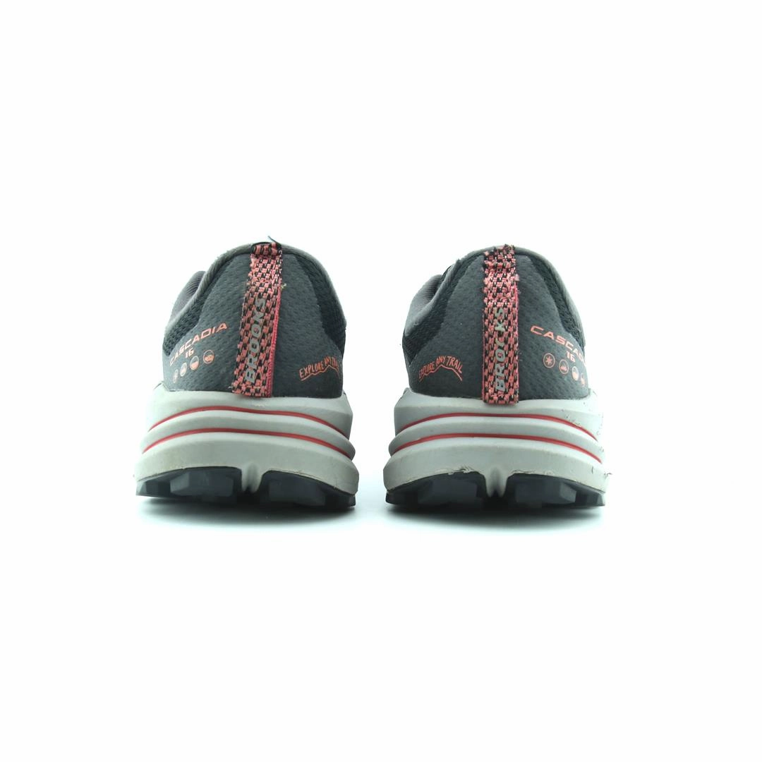 BROOKS CASCADIA 16 lightweight running shoe photos