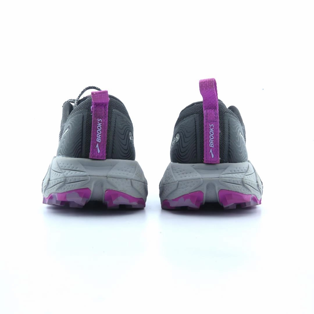 BROOKS CASCADIA 17 Brooks trainer design images