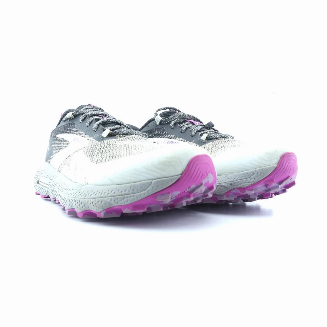 BROOKS CASCADIA 17 Brooks trainer design images