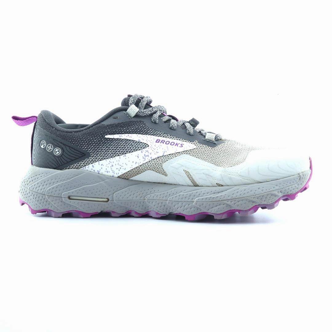 BROOKS CASCADIA 17 Brooks trainer design images