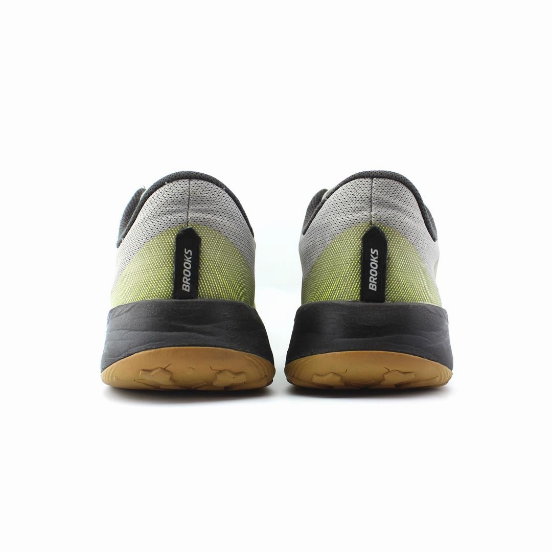 BROOKS CATAMOUNT Brooks running footwear shots