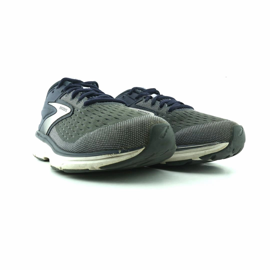 BROOKS DYAD 11 athletic Brooks shoe snapshots