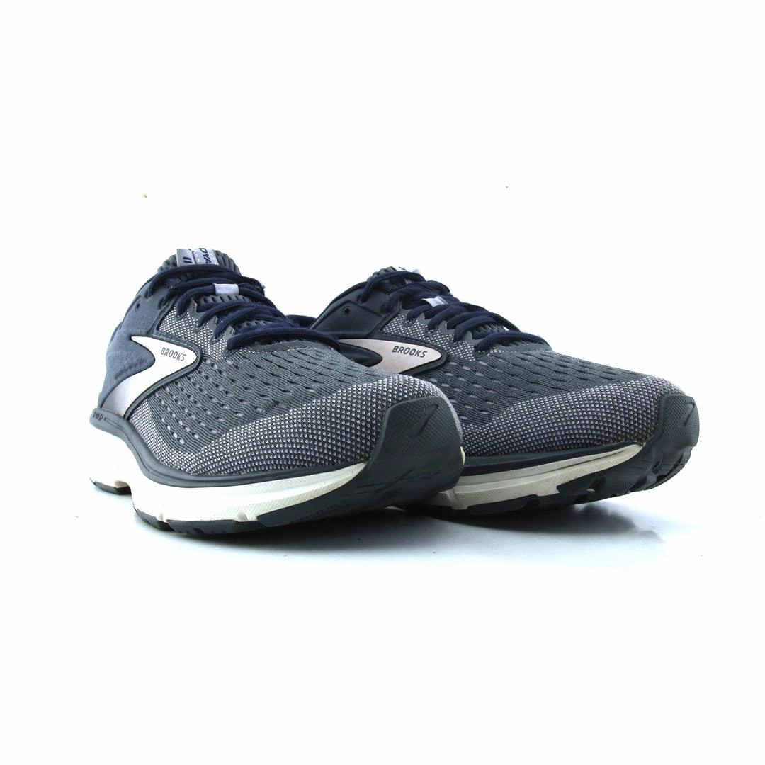 BROOKS DYAD 11 Brooks trainer design images
