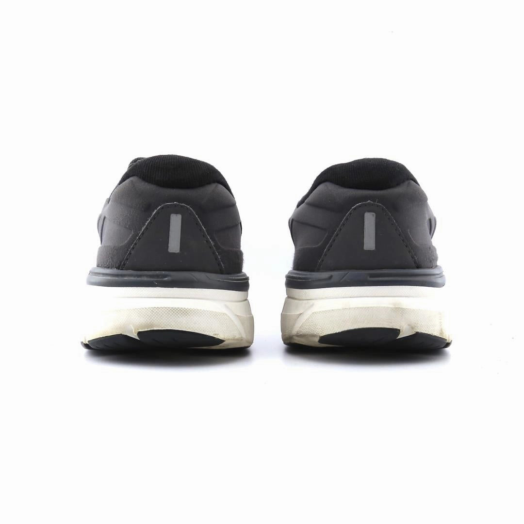 BROOKS DYAD 11 performance running shoe visuals