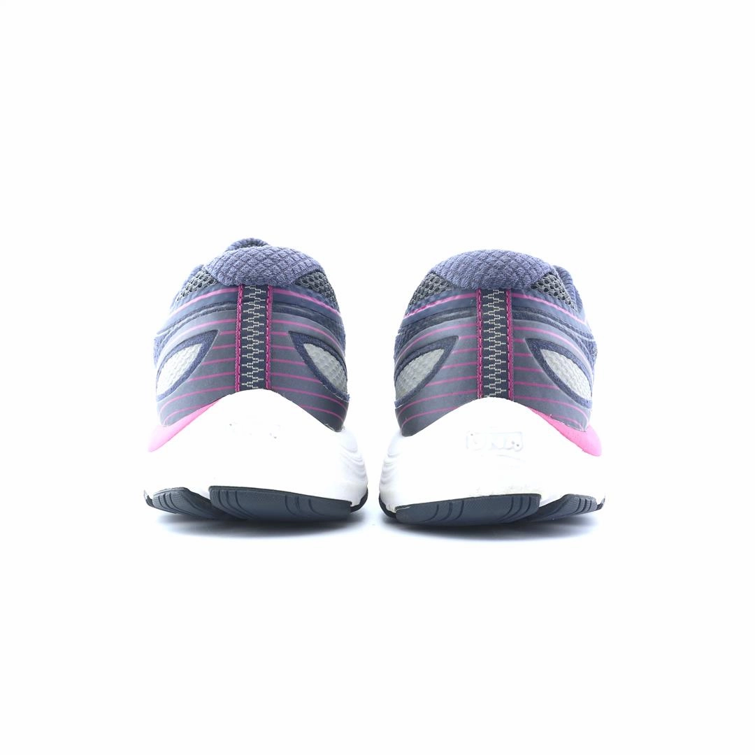 BROOKS DYAD 9 performance running shoe visuals