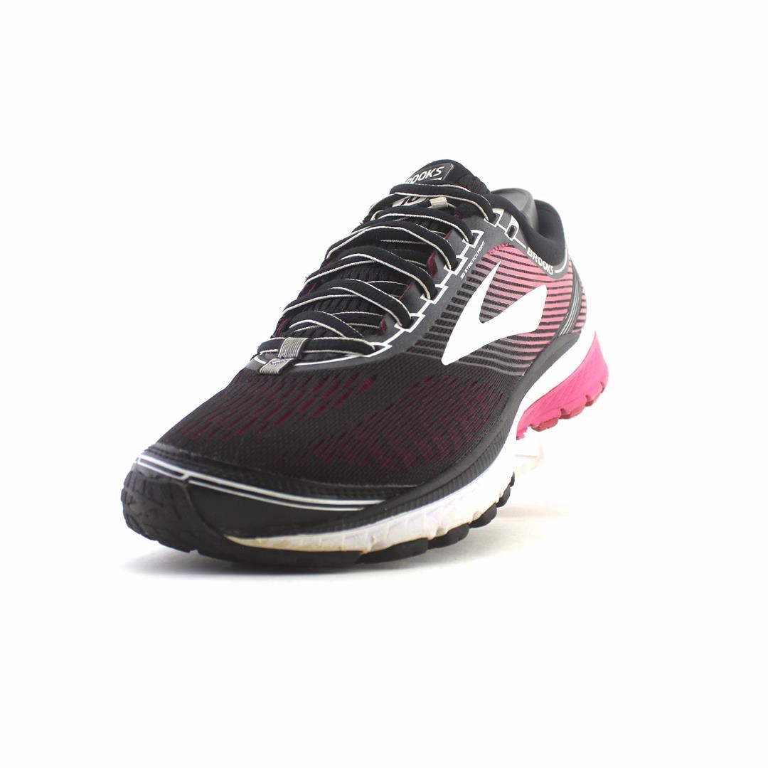 BROOKS GHOST 10 Brooks running shoe close-ups