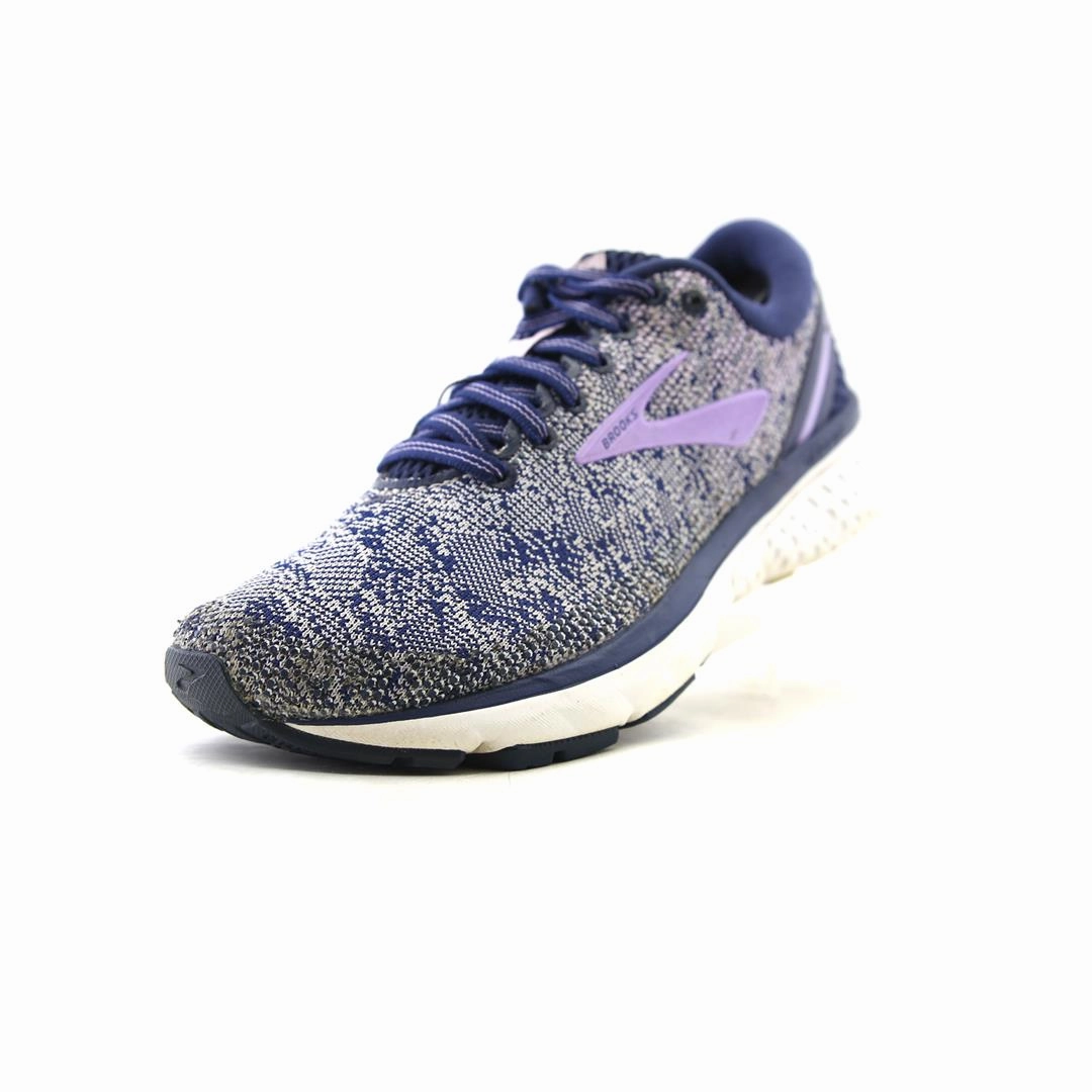 BROOKS GHOST 11 Brooks running footwear shots