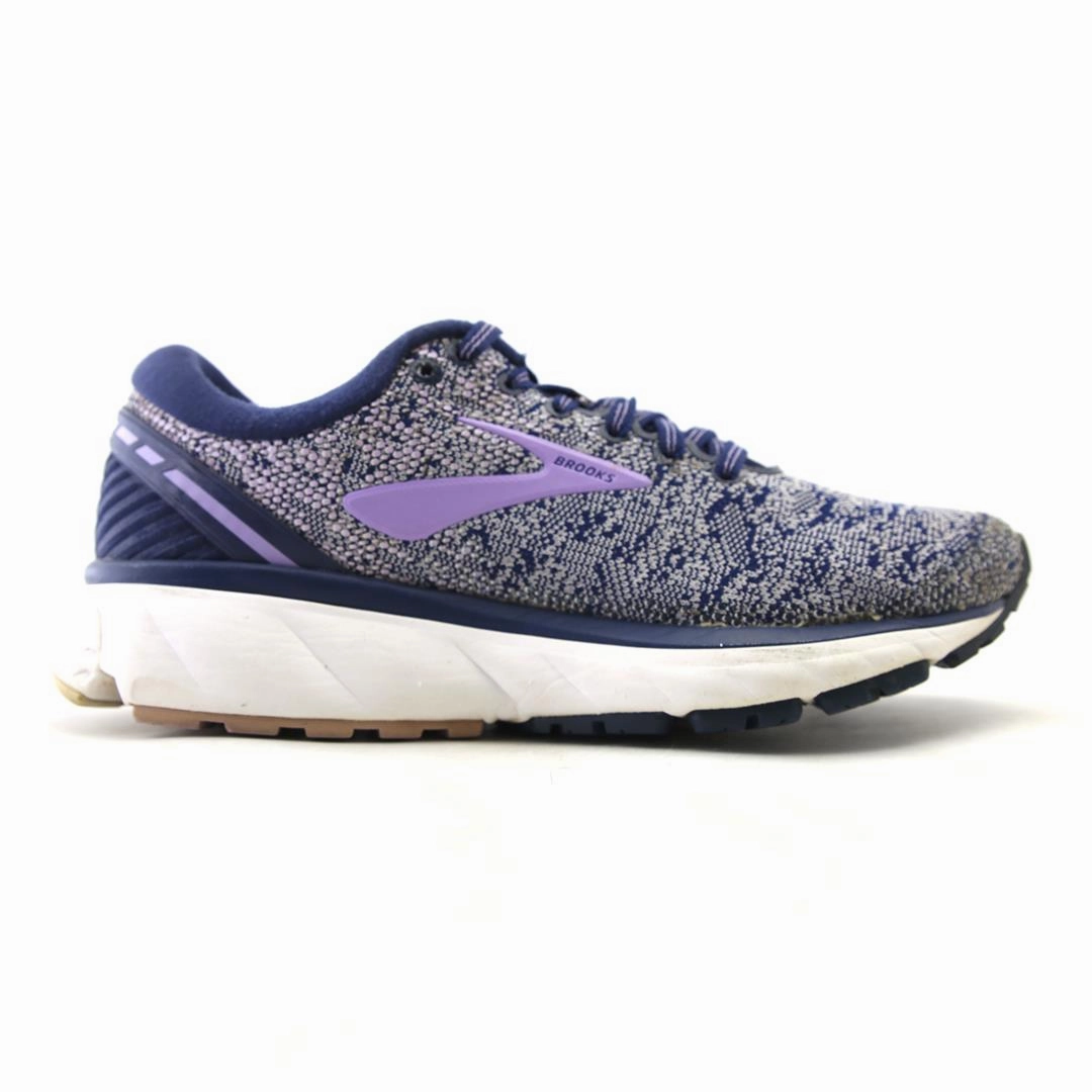 BROOKS GHOST 11 Brooks running footwear shots