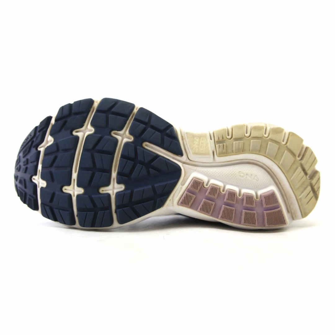 BROOKS GHOST 11 Brooks running footwear shots