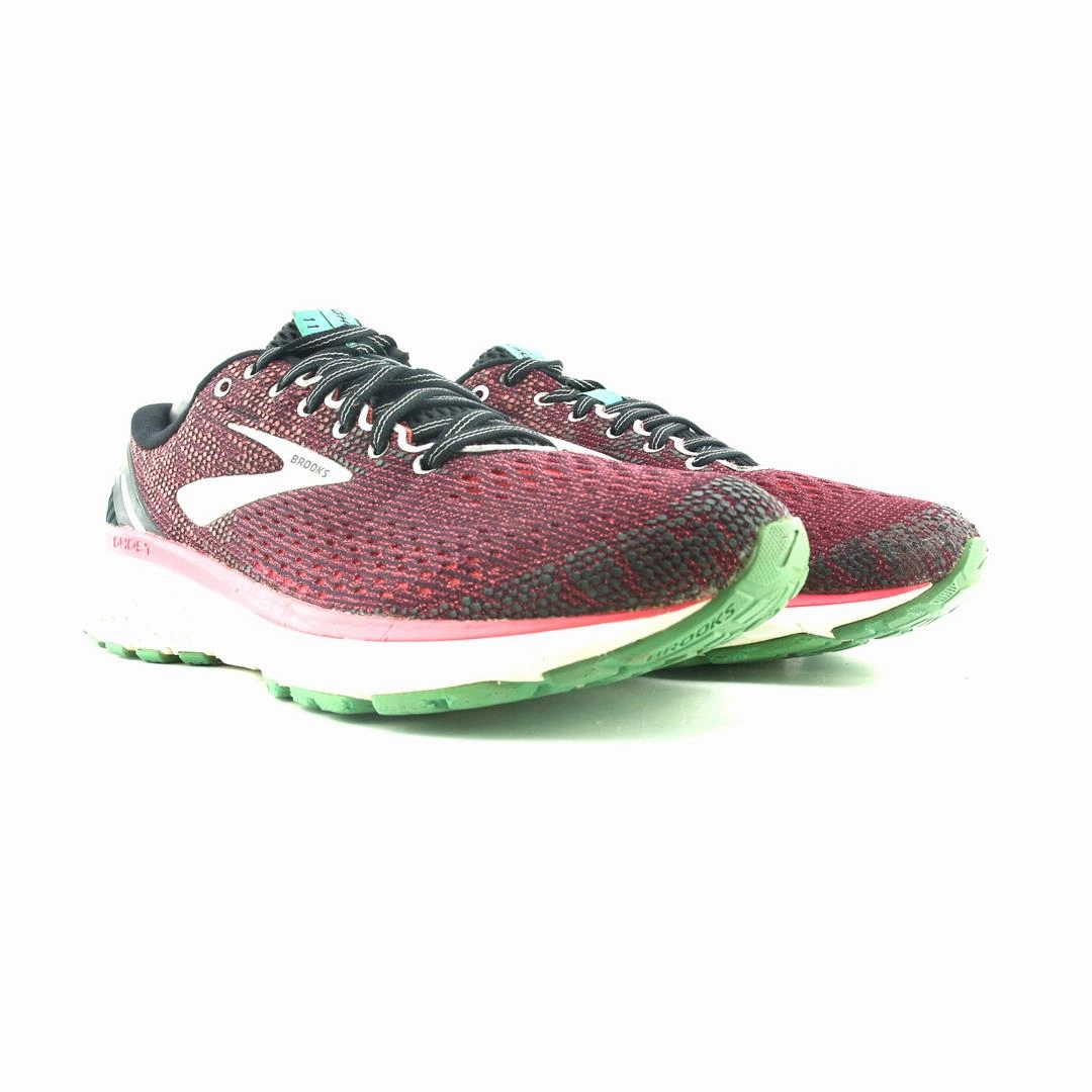 BROOKS GHOST 11 Brooks running shoe close-ups