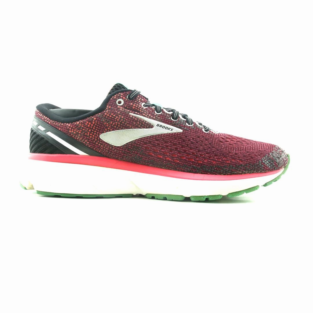 BROOKS GHOST 11 Brooks running shoe close-ups