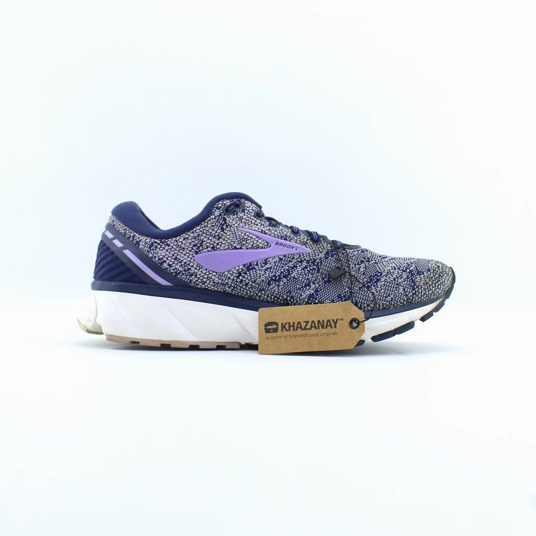 BROOKS GHOST 11 lightweight running shoe photos