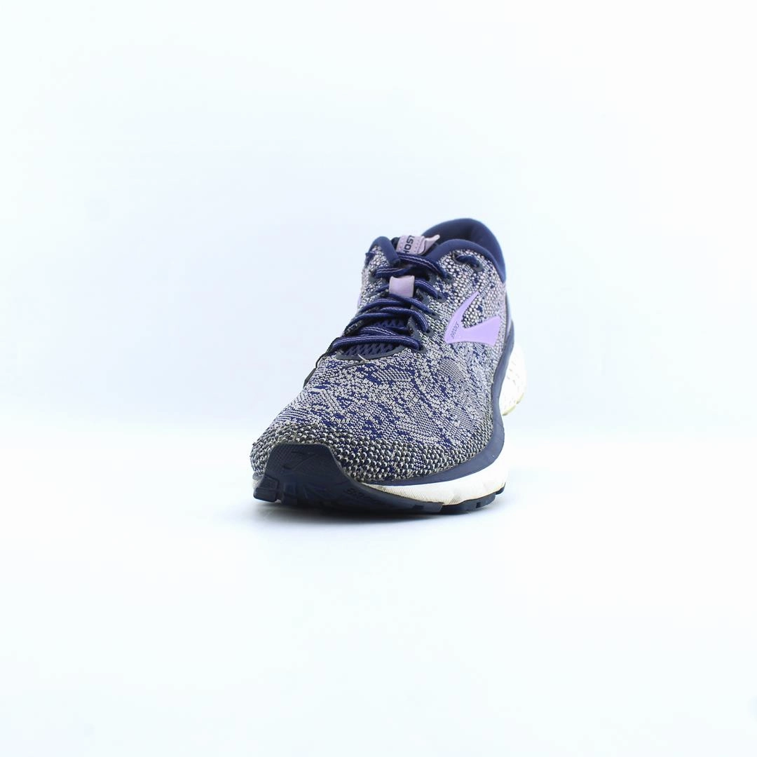 BROOKS GHOST 11 lightweight running shoe photos