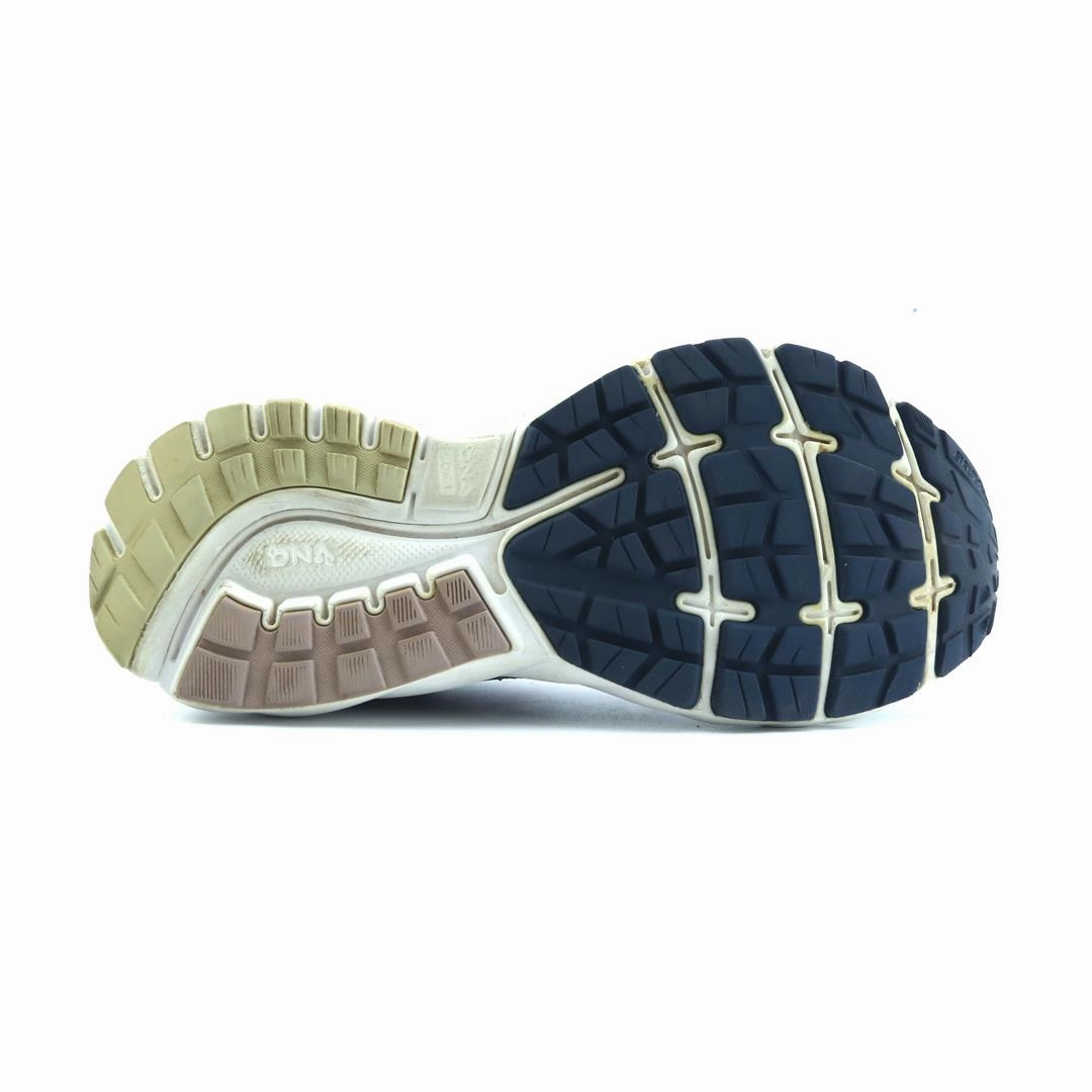 BROOKS GHOST 11 performance running shoe visuals