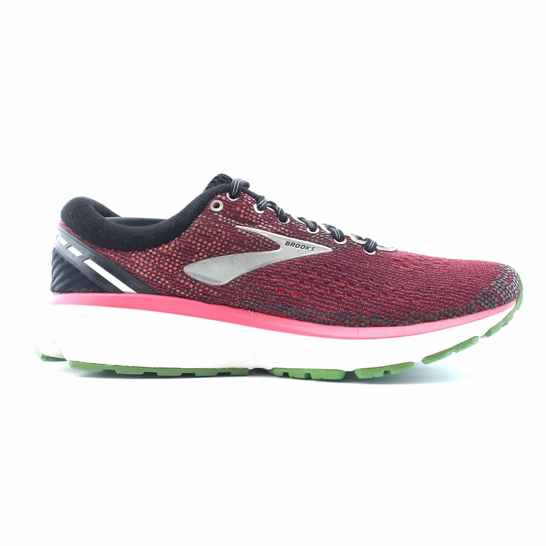 BROOKS GHOST 11 performance running shoe visuals