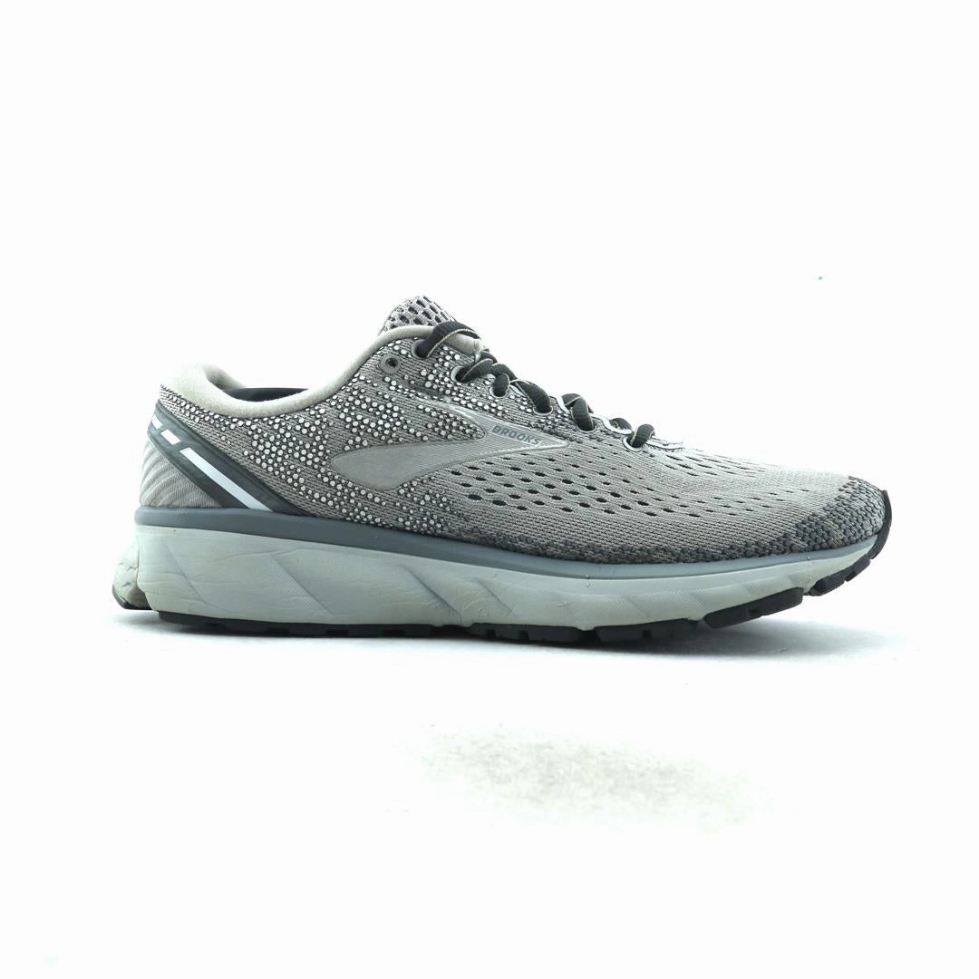BROOKS GHOST 11 performance running shoe visuals