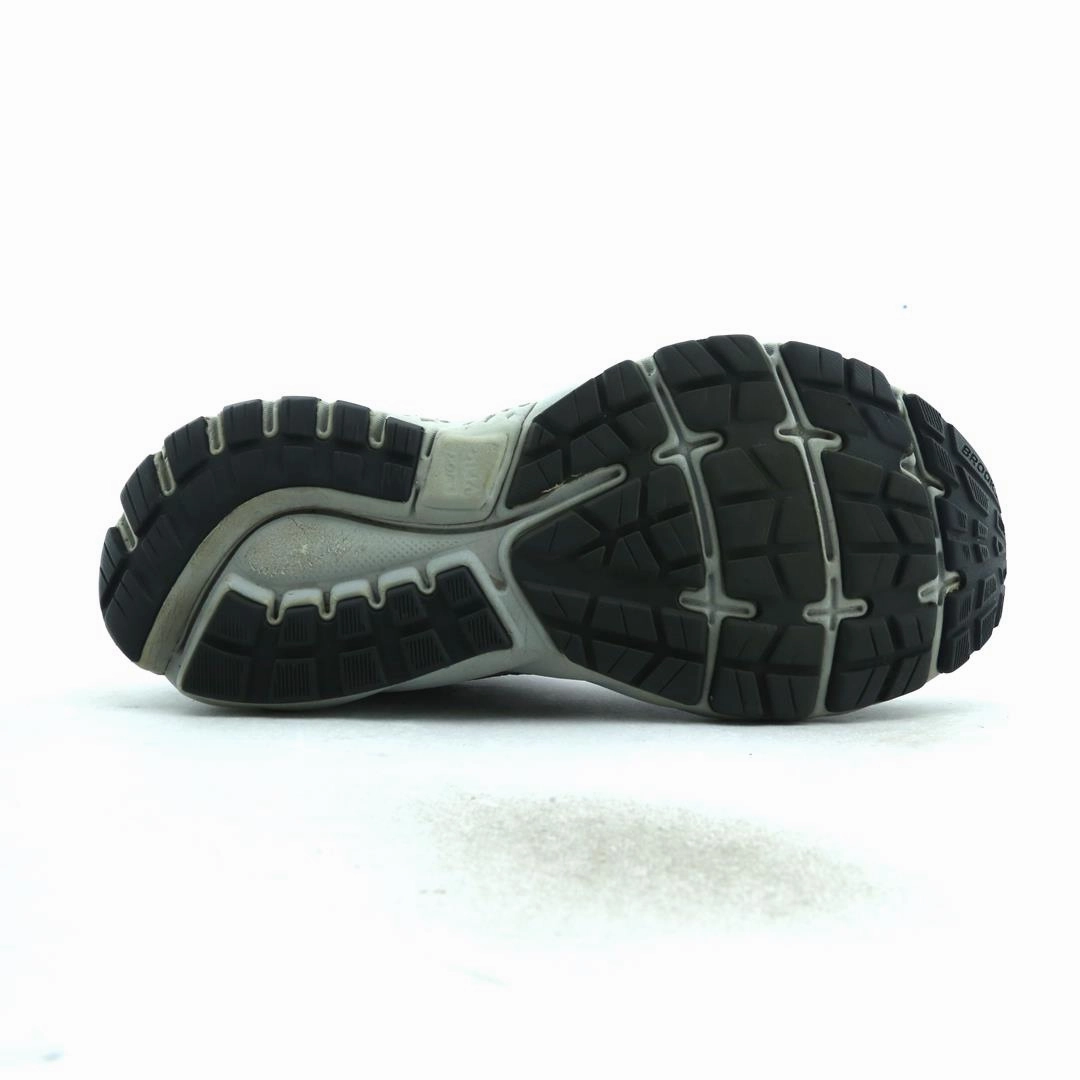 BROOKS GHOST 11 performance running shoe visuals