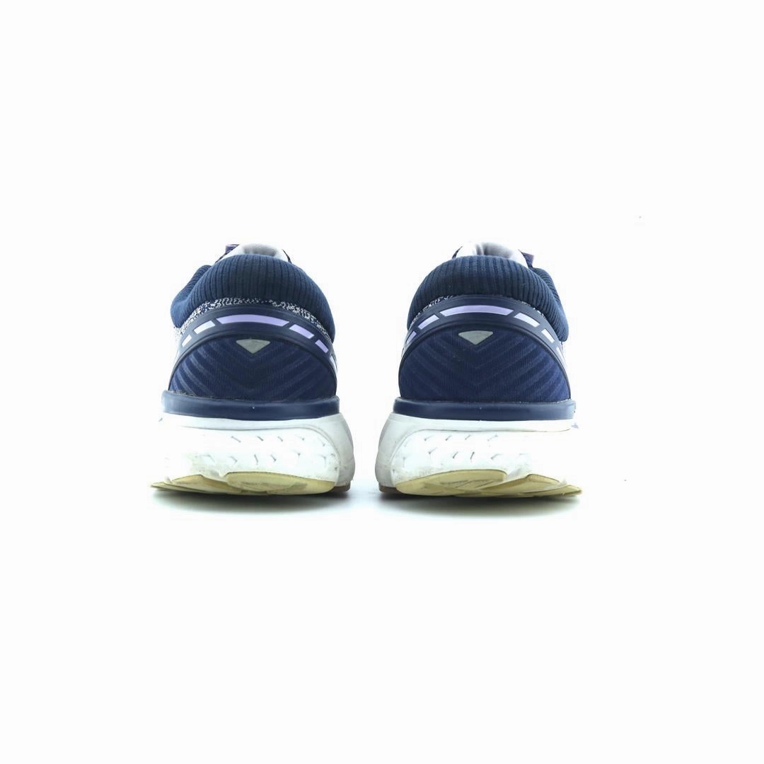 BROOKS GHOST 11 performance running shoe visuals