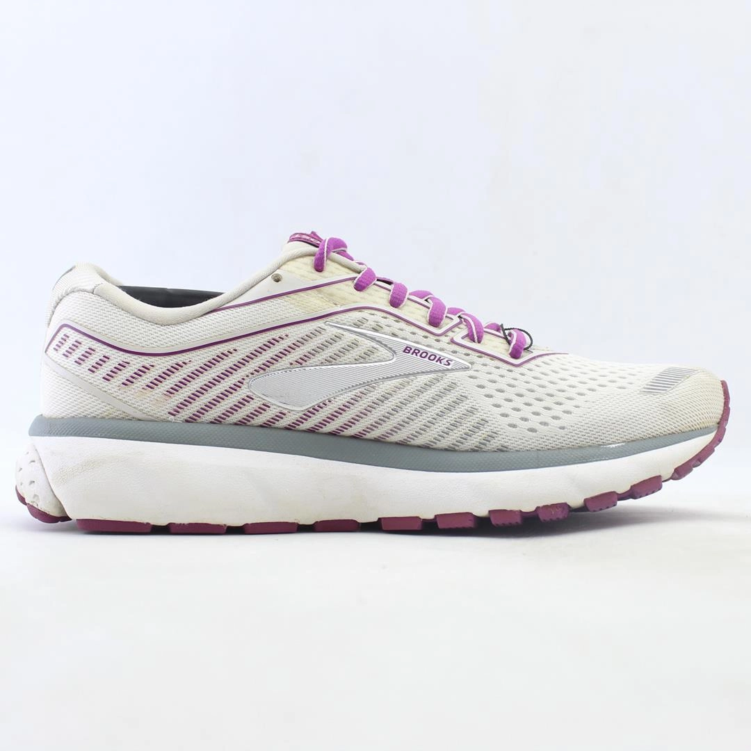 BROOKS GHOST 12 Brooks running footwear shots