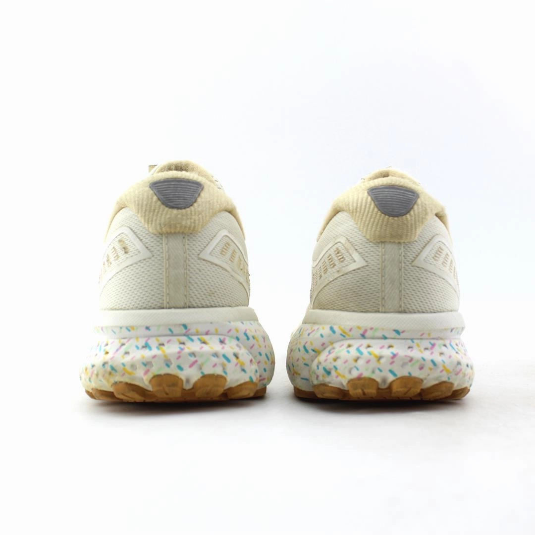 BROOKS GHOST 12 Brooks running footwear shots