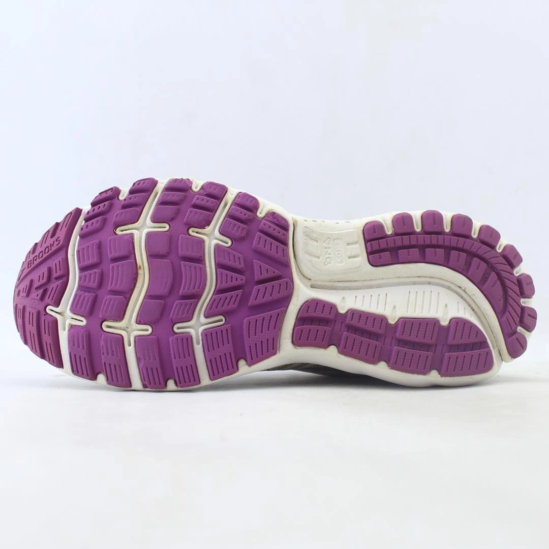 BROOKS GHOST 12 Brooks running footwear shots