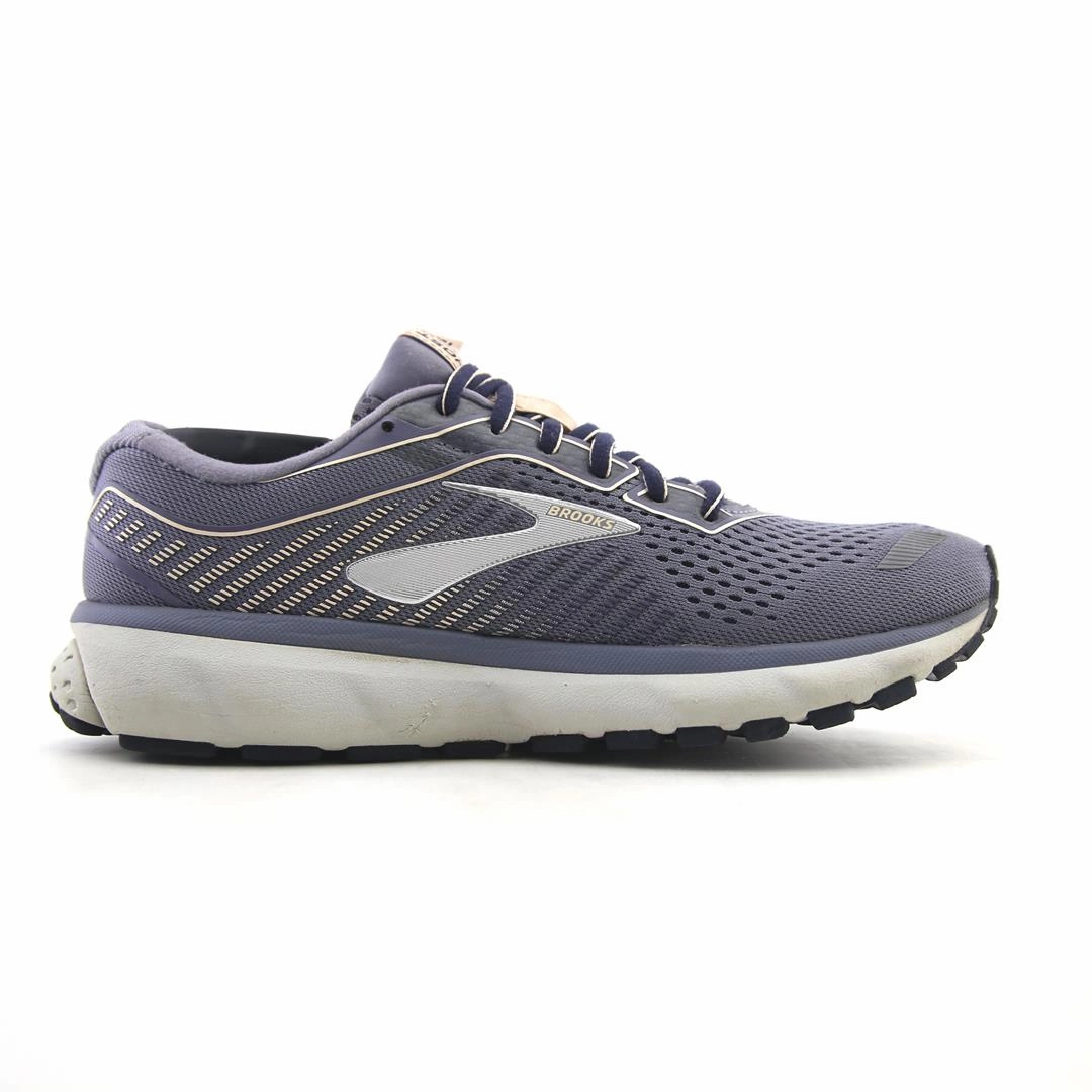 BROOKS GHOST 12 Brooks running footwear shots