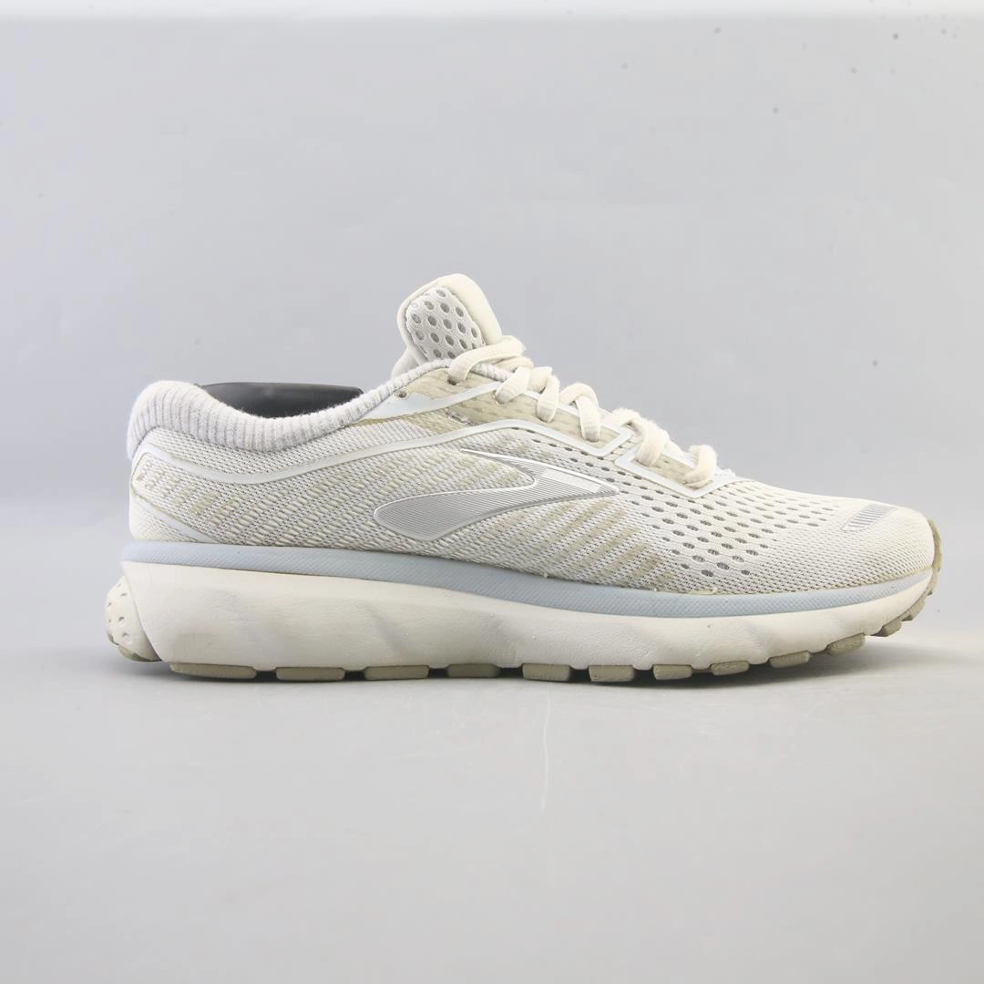 BROOKS GHOST 12 Brooks running footwear shots