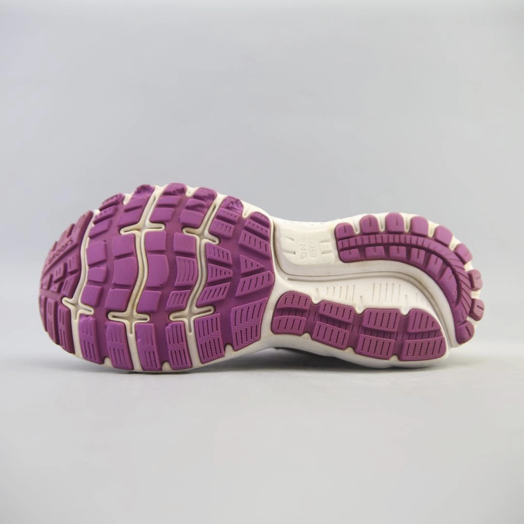 BROOKS GHOST 12 Brooks running footwear shots