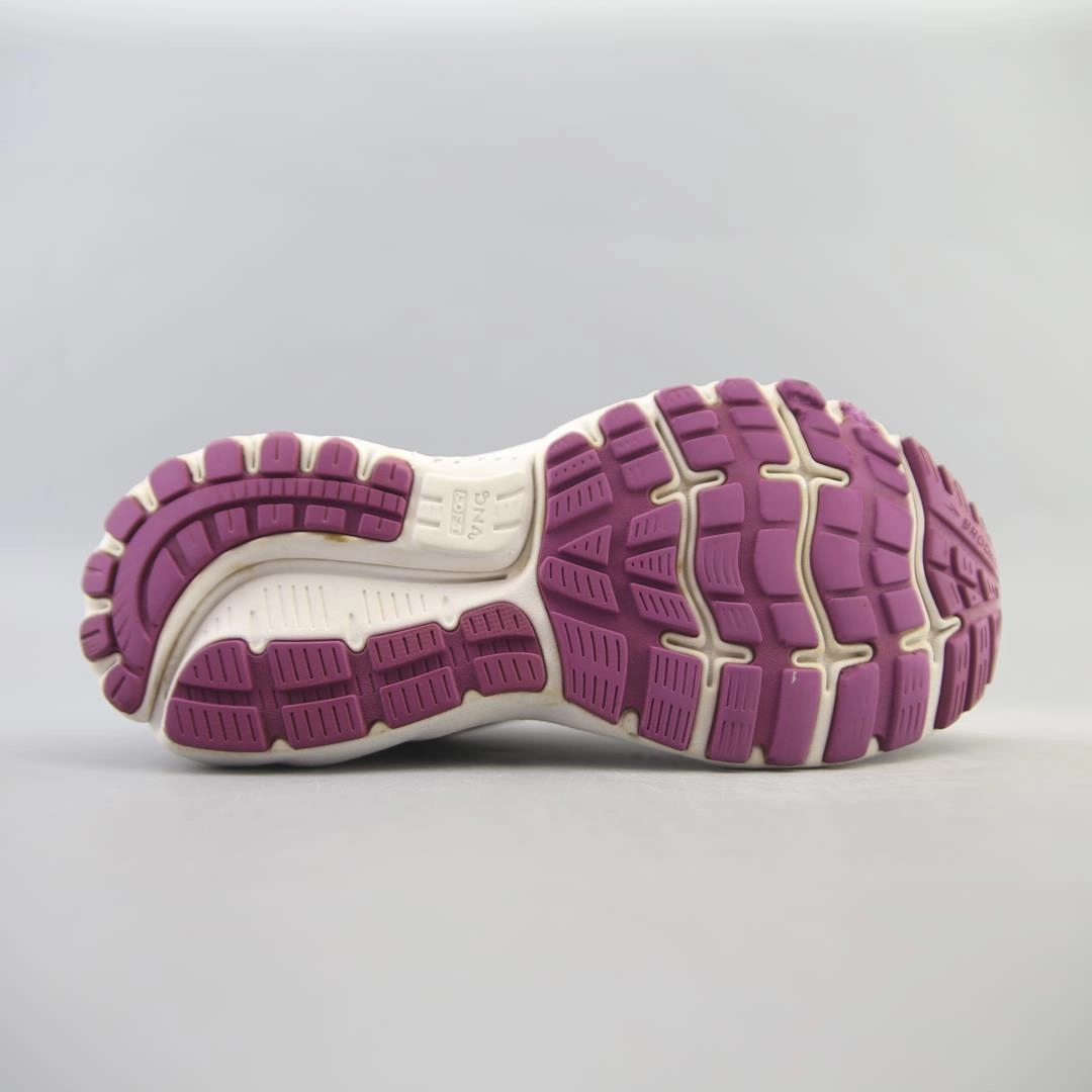 BROOKS GHOST 12 Brooks running footwear shots