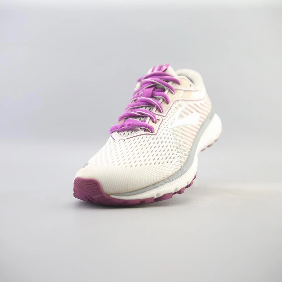 BROOKS GHOST 12 Brooks running footwear shots