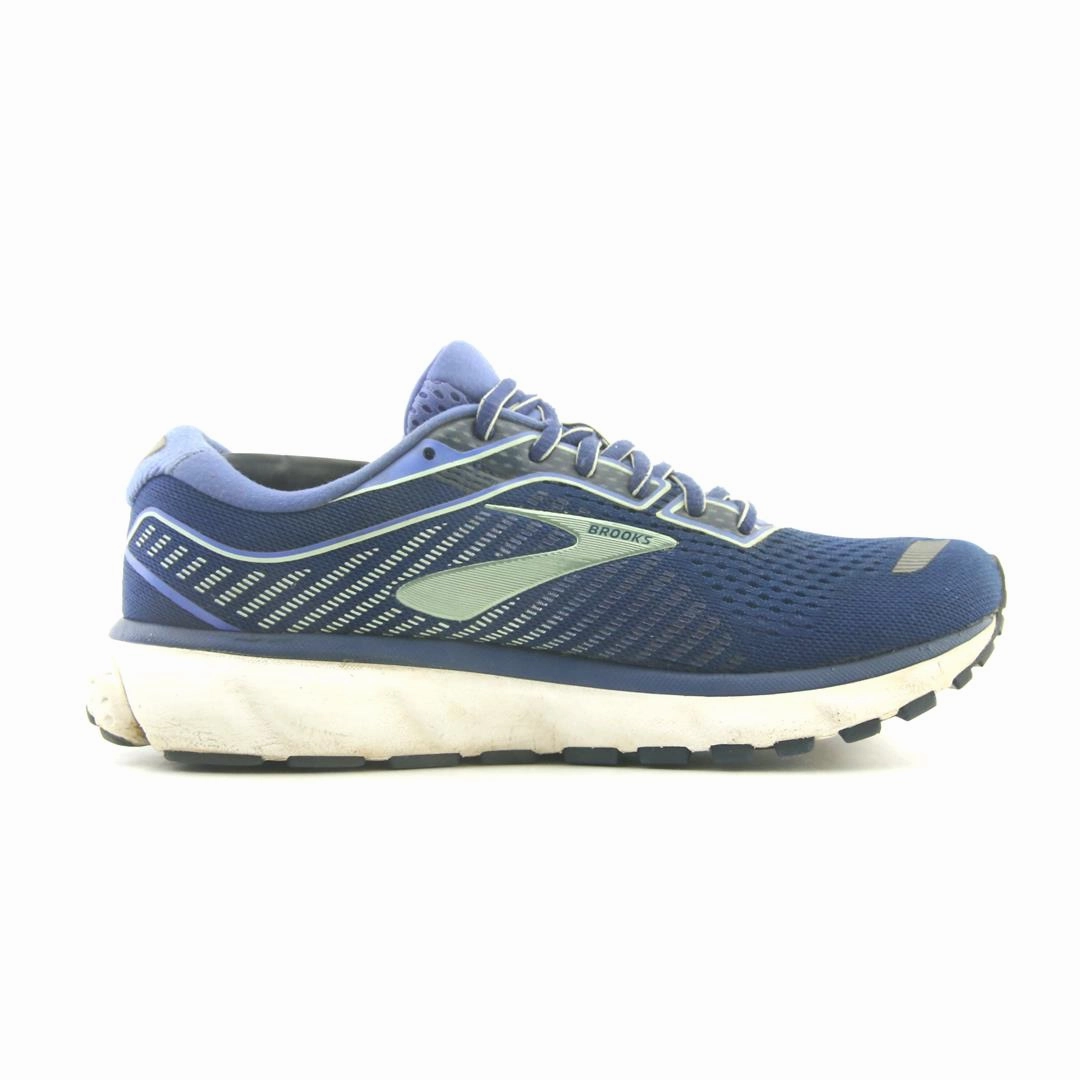 BROOKS GHOST 12 Brooks running shoe close-ups