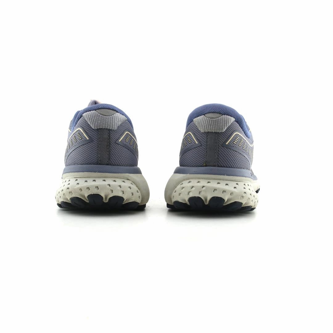 BROOKS GHOST 12 Brooks running shoe close-ups