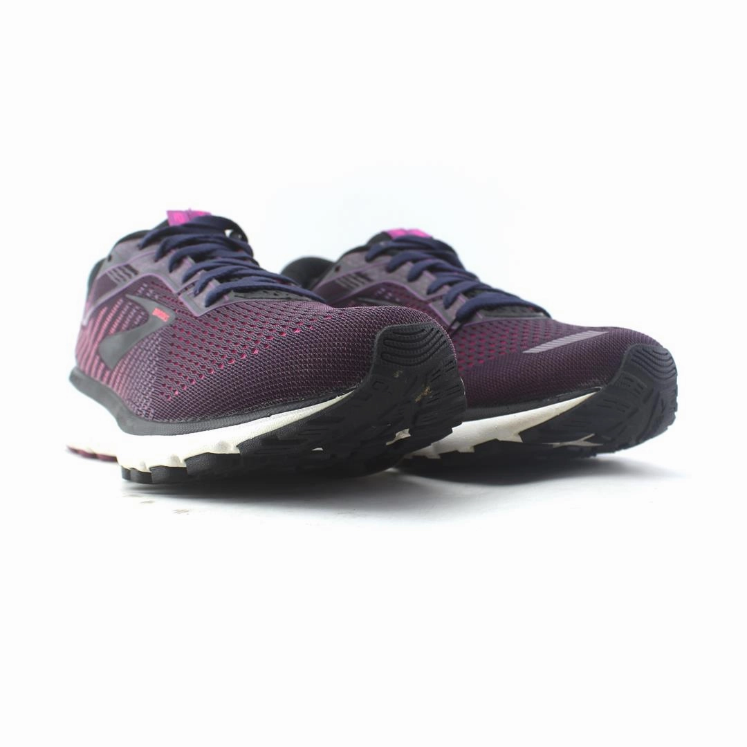 BROOKS GHOST 12 Brooks running shoe close-ups