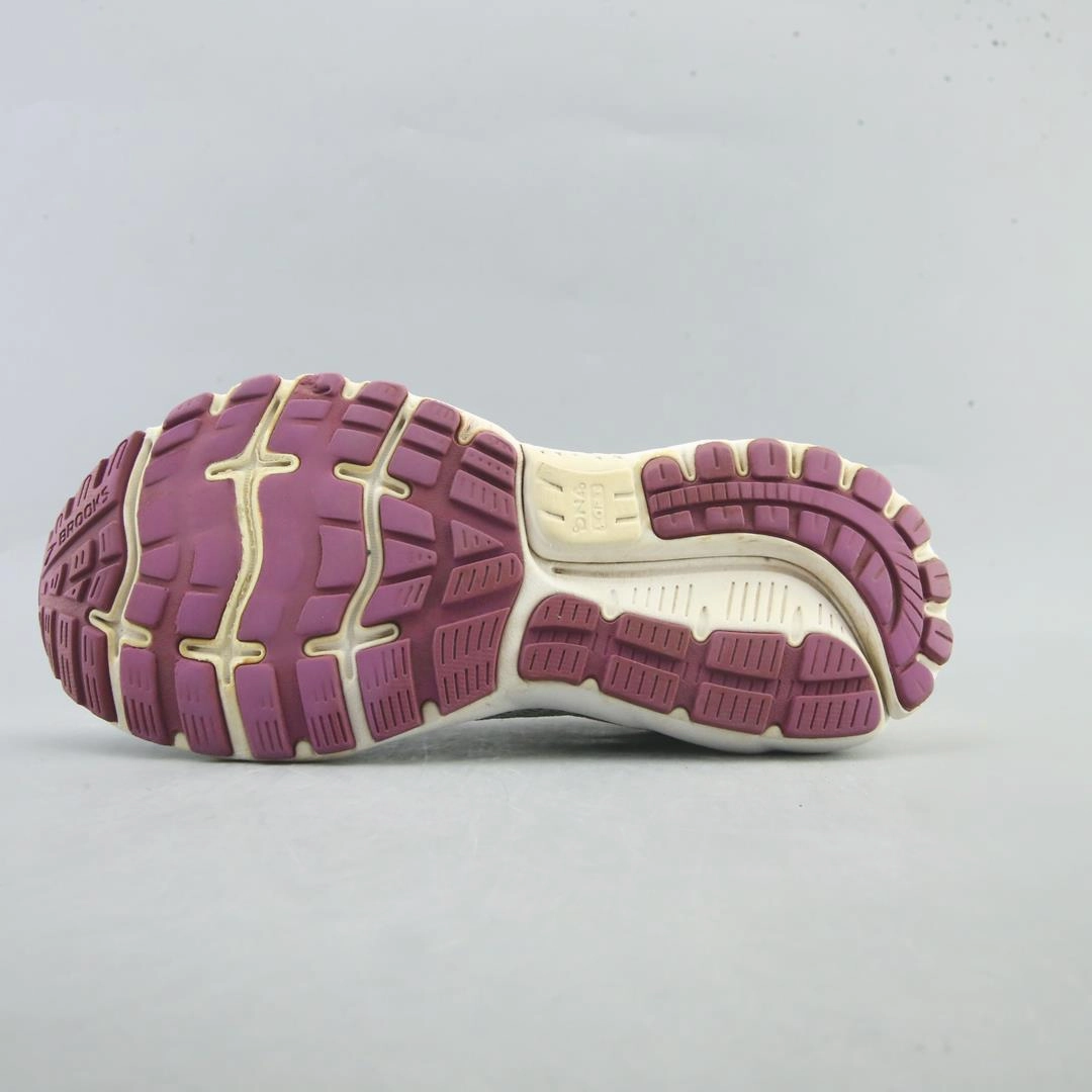 BROOKS GHOST 12 Brooks running shoe close-ups