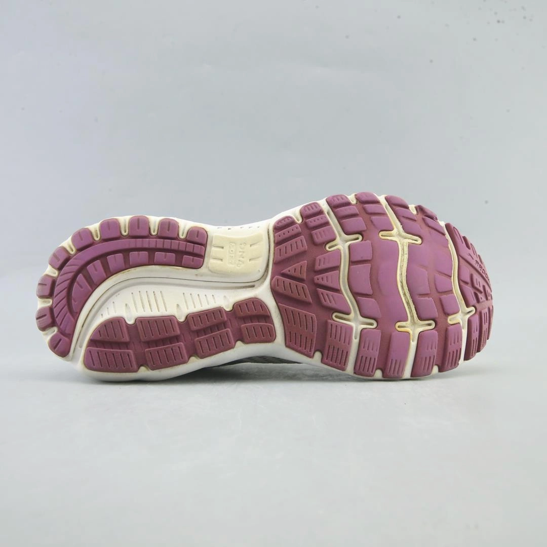 BROOKS GHOST 12 Brooks running shoe close-ups