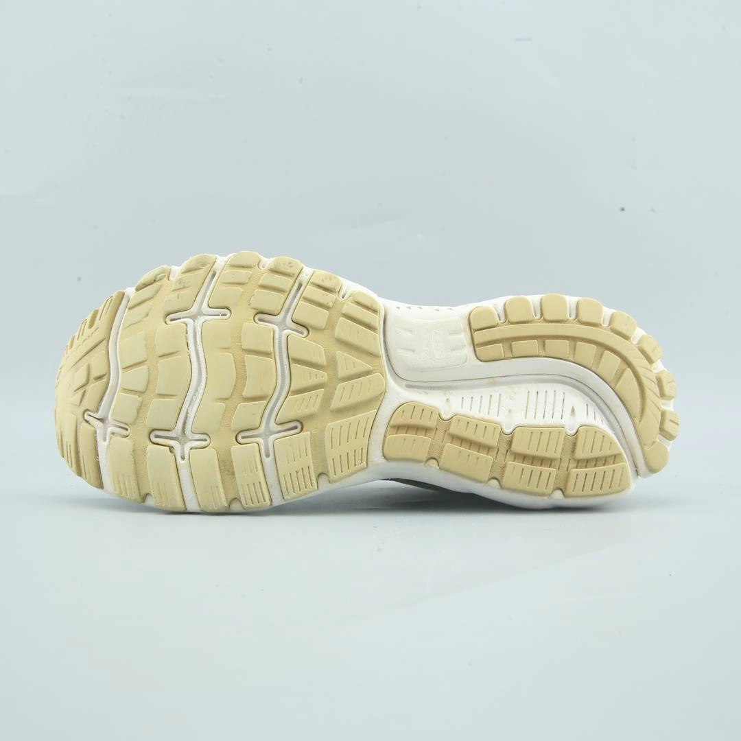 BROOKS GHOST 12 lightweight running shoe photos