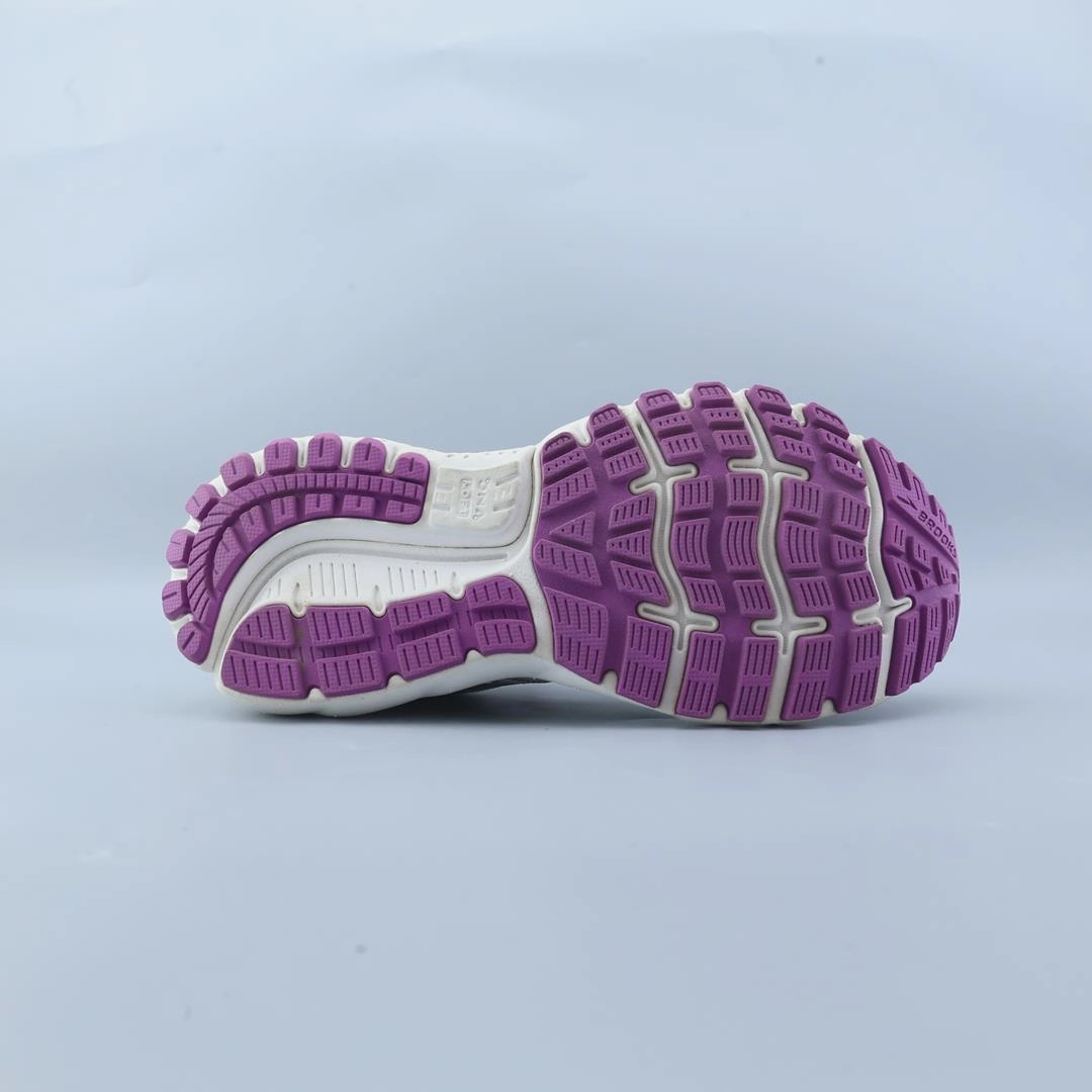 BROOKS GHOST 12 lightweight running shoe photos